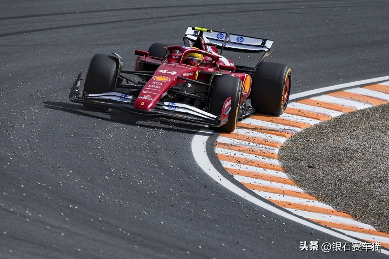 包含阿斯顿马丁鏖战雷诺车队，勒克莱尔扛起全队的词条